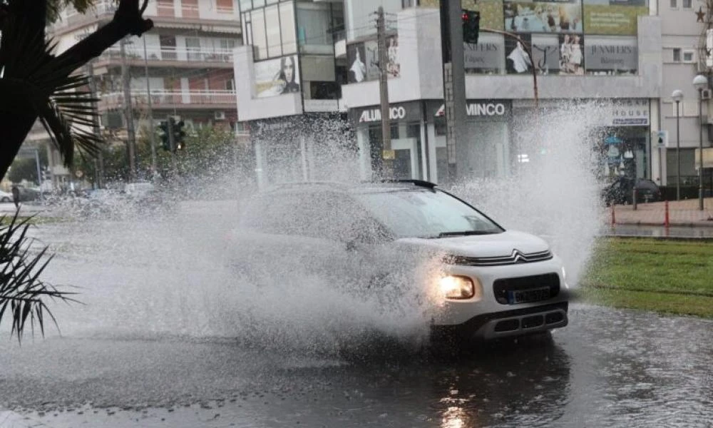 Οι συνέπιες της κακοκαιρίας στην Εύβοια-Υπερχείλισαν τρία ποτάμια, πλημμύρισαν σπίτια και επιχειρήσεις